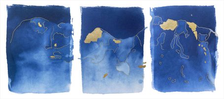 Drei abstrahierte blaue Hintergründe mit goldenen Akzenten.