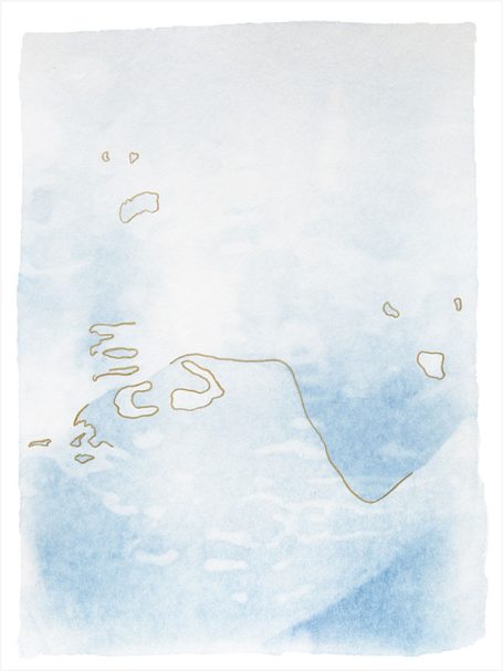 Abstrakte aquarellartige Darstellung in Blau mit feinen, goldenen Linien und kleinen Formen.