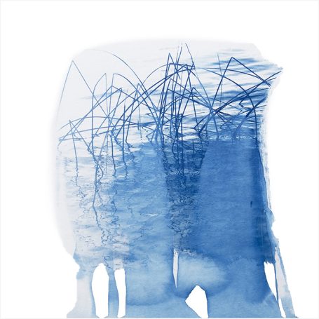 Abstrakte blaue Aquarellmalerei mit feinen Linien und Strukturen.