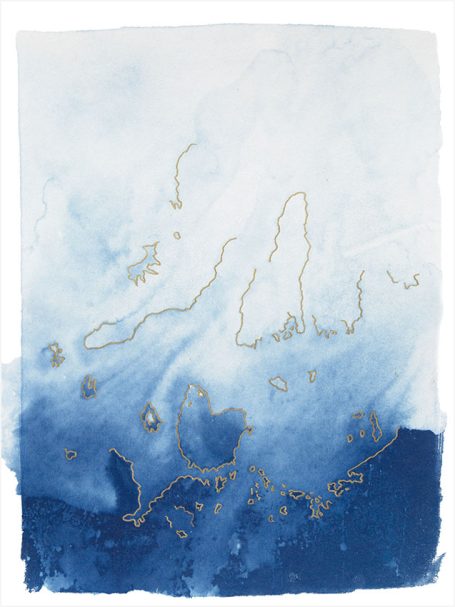 Abstrakte Wasserfarbe in Blau mit einer goldenen Umrisszeichnung von Küsten.
